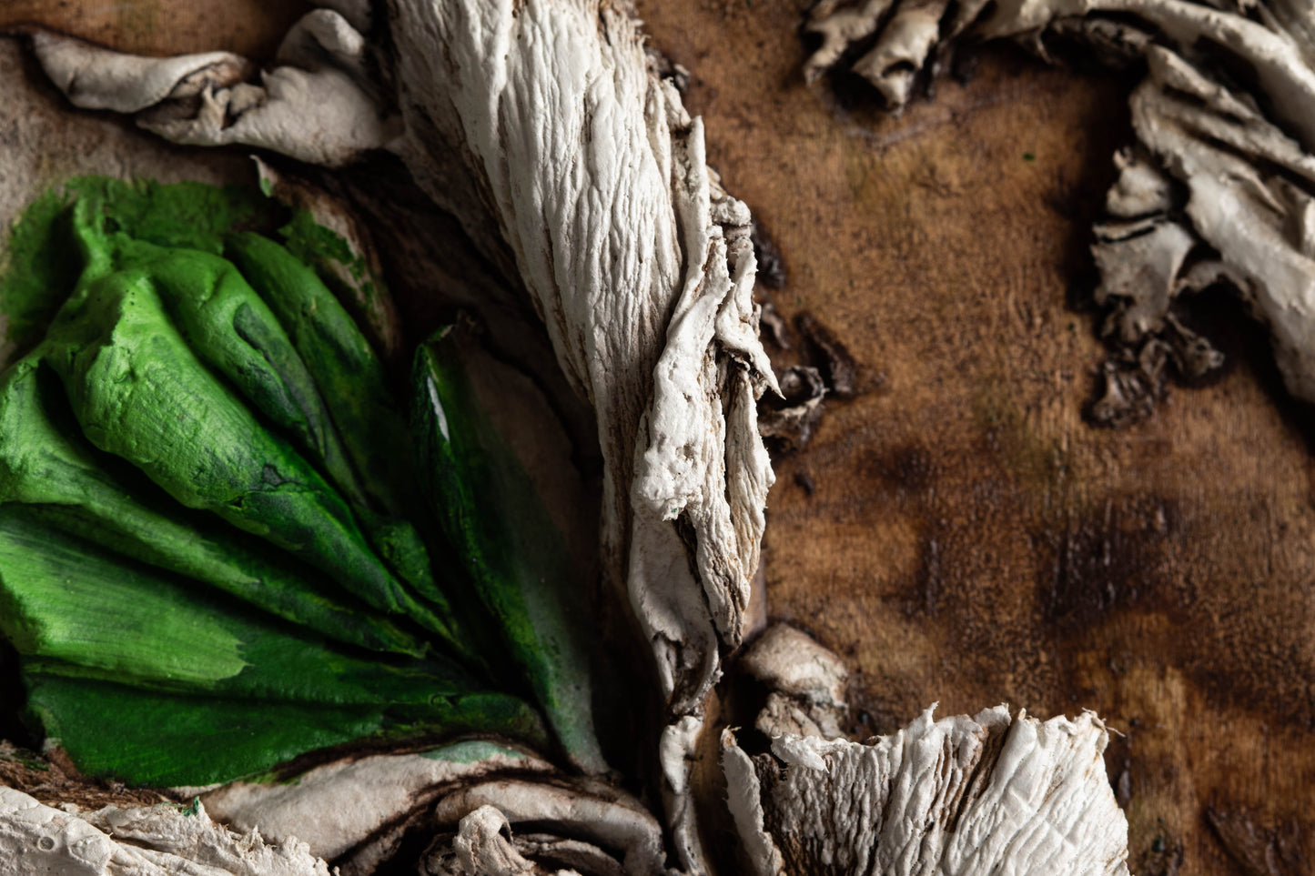 Painting, original sculpture, material in relief on wooden panel, coffee and roses