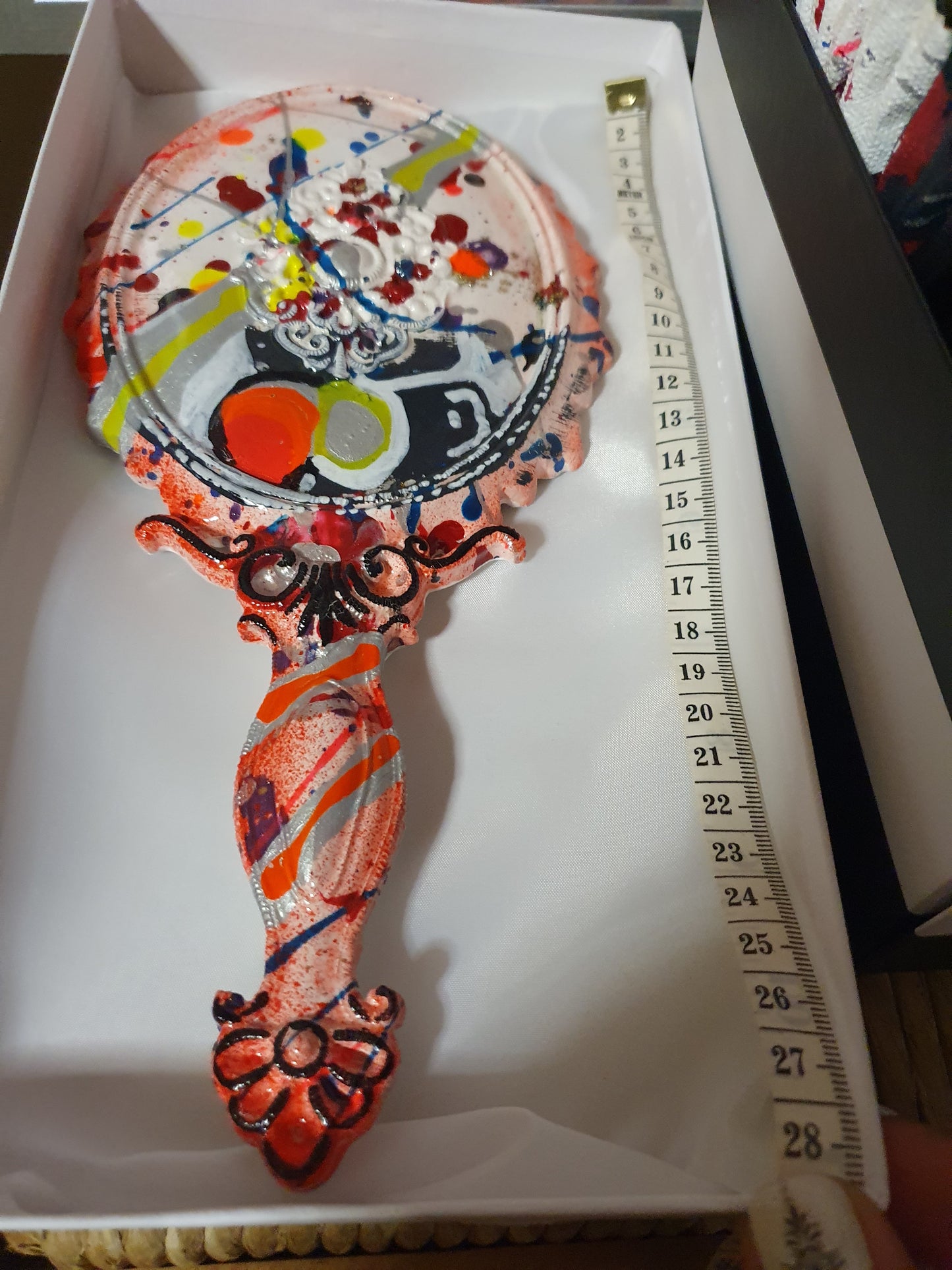 Spiegel, original handbemalt, Shalbby mit Griff, Rain of Fame